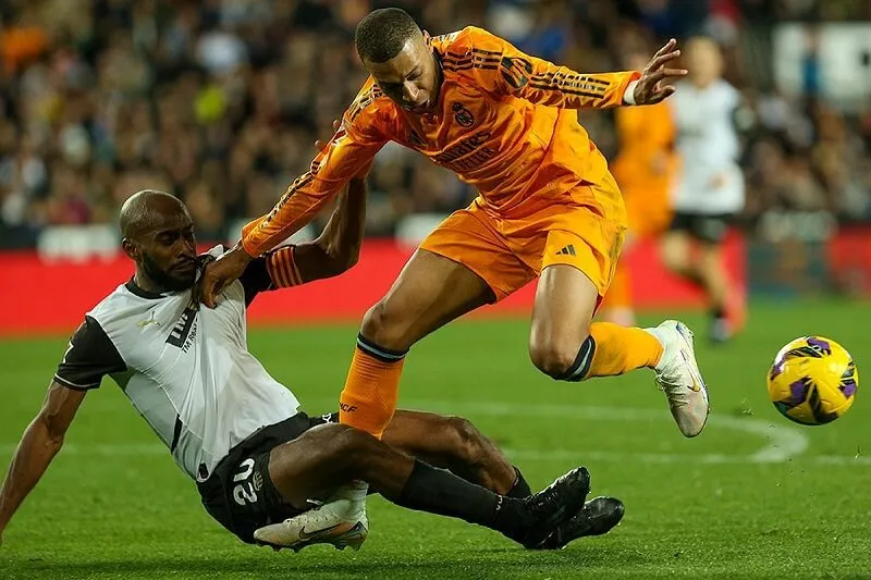 Real Madrid có khả năng giành chiến thắng trên sân của Valencia